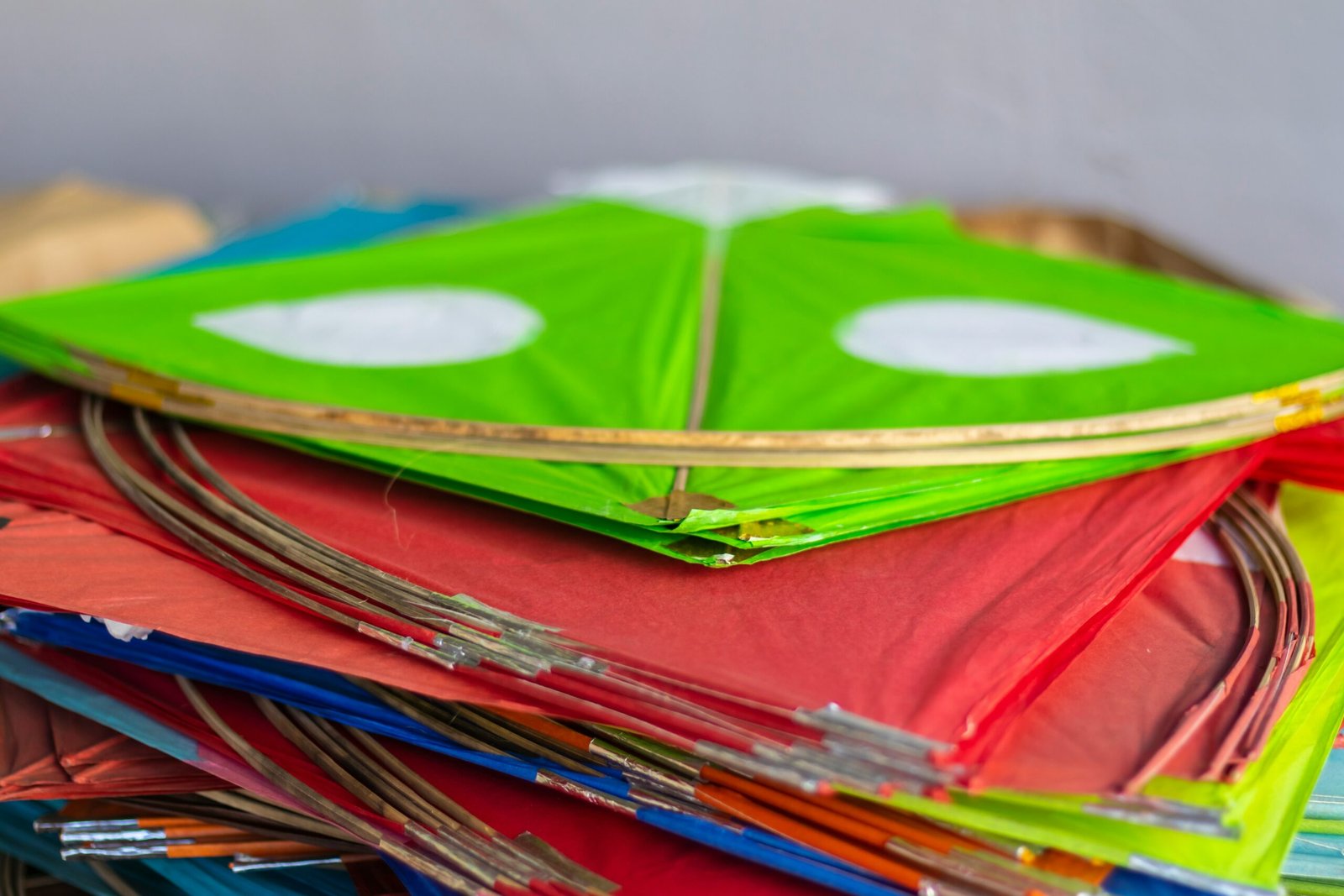 Wholesale kites and patang supply